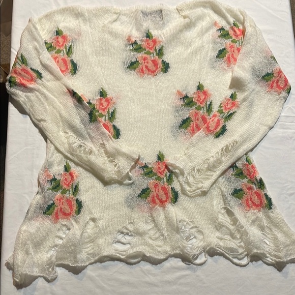 Wildfox White and Pink Floral Sweater - Picture 9 of 14